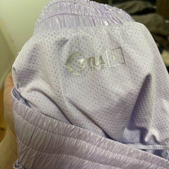 NWOT Zyia Activewear Lilac Shine Summer Lined Running Bomber Shorts size M - Picture 5 of 6